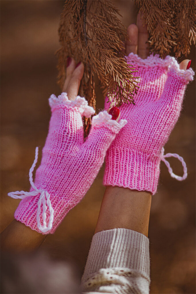 Ръчно изплетени ръкавички "Розова топлина"
