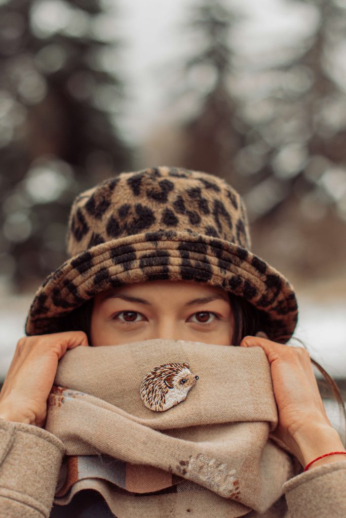 Бродирана брошка "Таралежче"